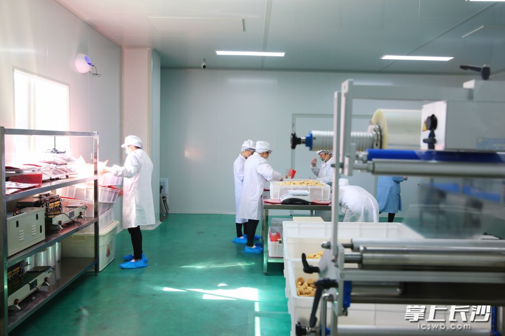 老字号穿“新衣” 产业振兴带领群众奔小康 农副产品购销两旺